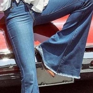 AC for AG Raw Hem Bell Bottom Jeans 30